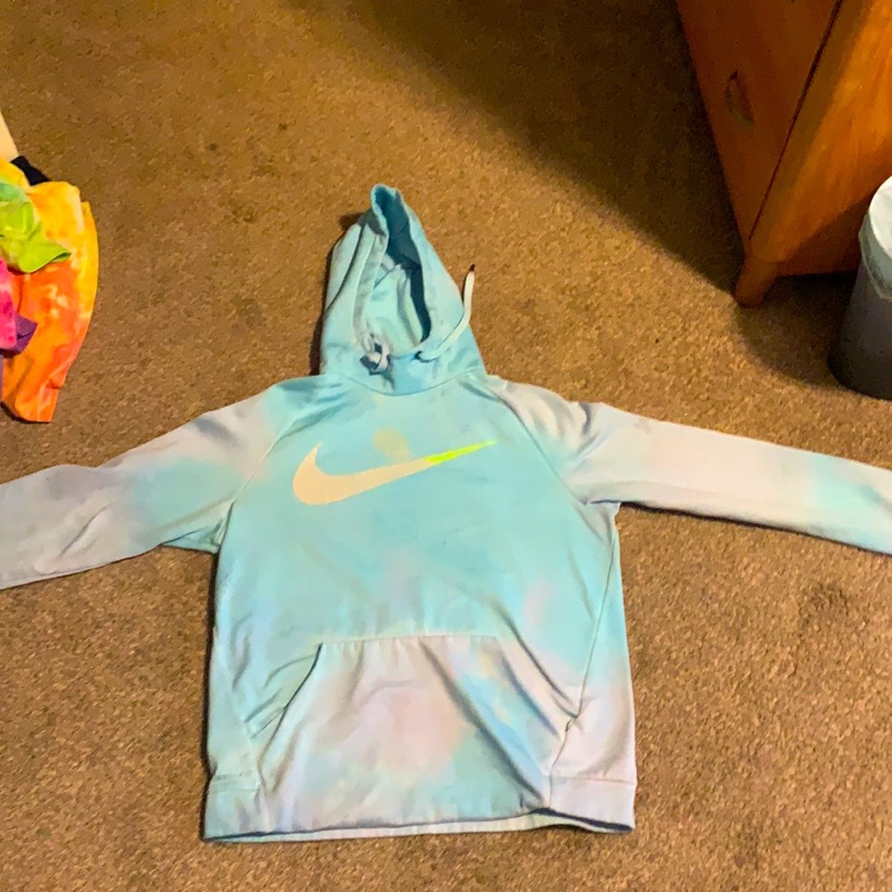 Poorly dyed Nike men’s sweat shirt